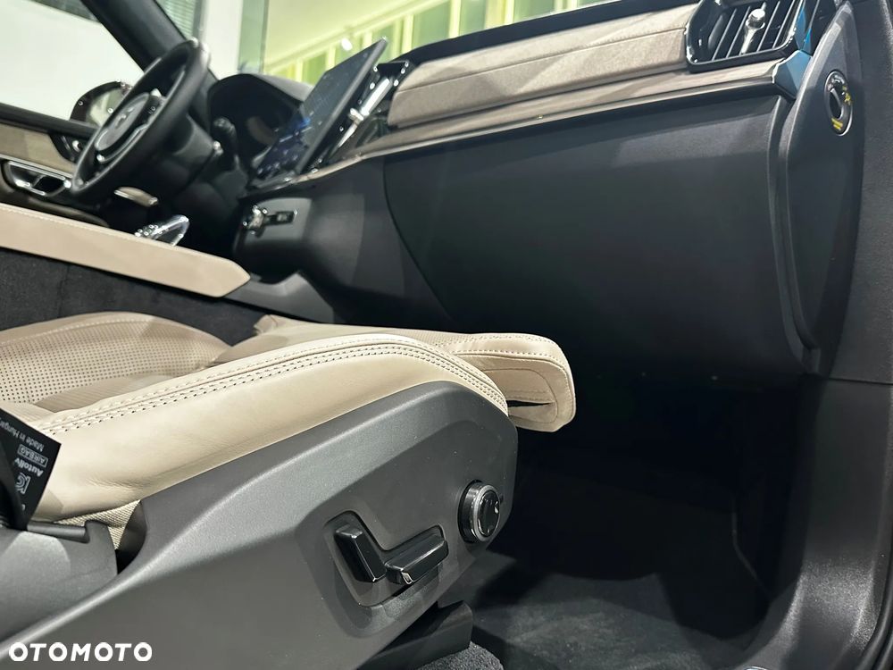 Volvo XC 90 T5 AWD R-Design - 17