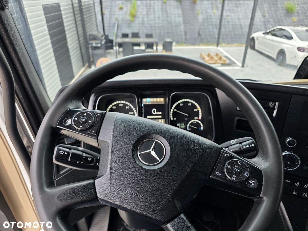 Mercedes-Benz ACTROS - 14