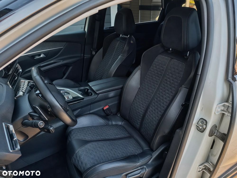Peugeot 5008 - 31