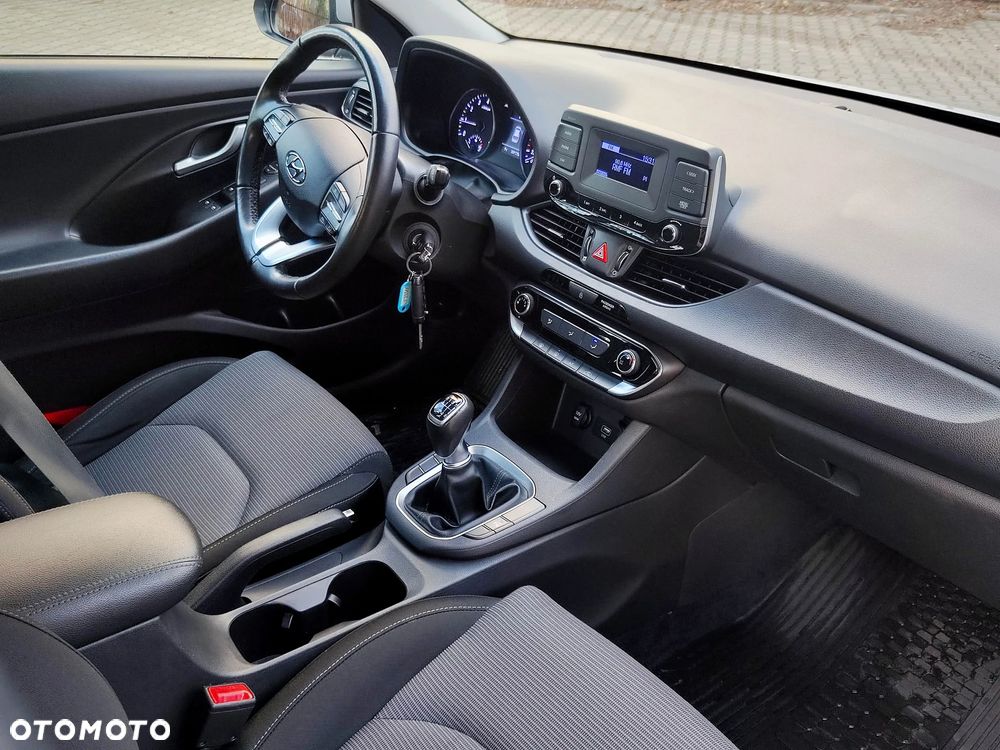 Hyundai i30 1.5 DPI Modern - 10