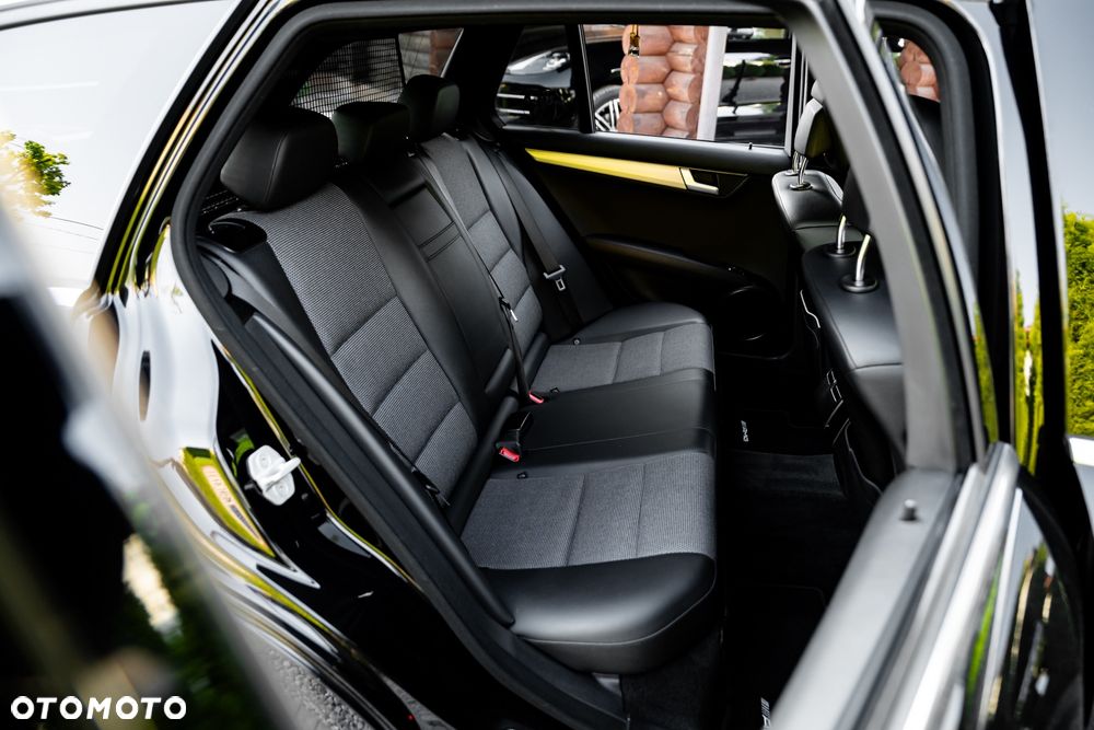 Mercedes-Benz Klasa C 180 BlueEFFICIENCY 7G-TRONIC Avantgarde - 20