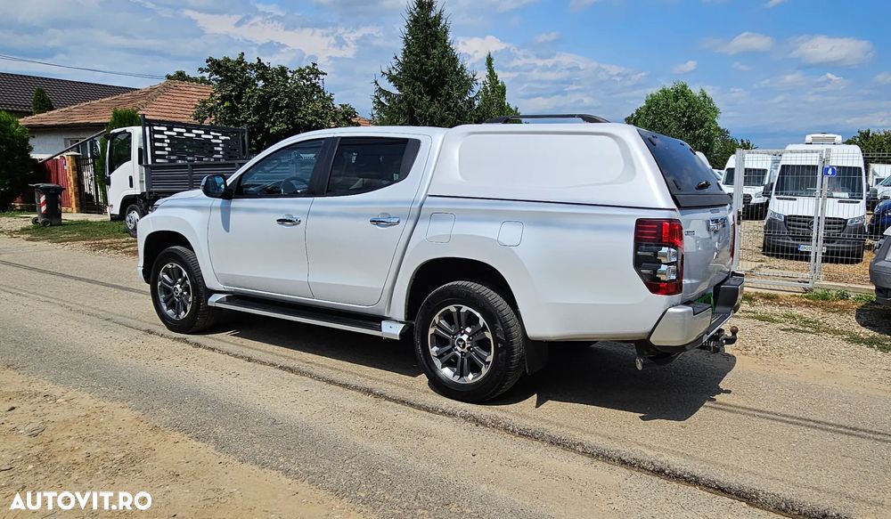 Mitsubishi L200 Double Cab 2.2 DI-D A/T Intense - 5