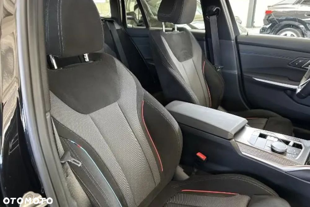 BMW Seria 3 318i M Sport - 27