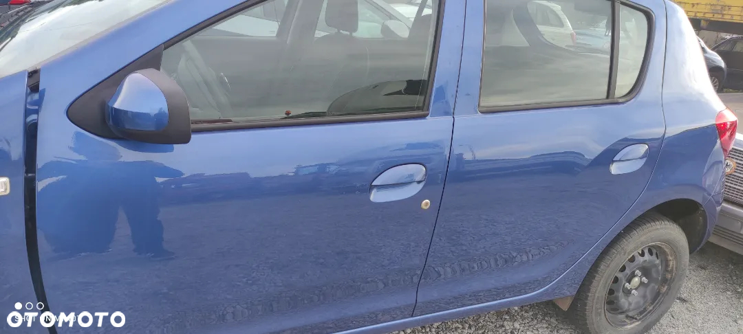 Dacia Sandero drzwi kompletne - 2