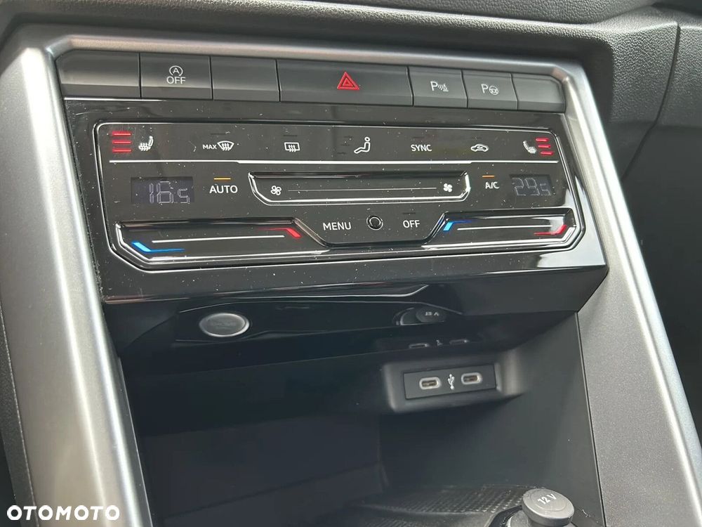 Volkswagen T-Roc 1.5 TSI Life Plus DSG - 25