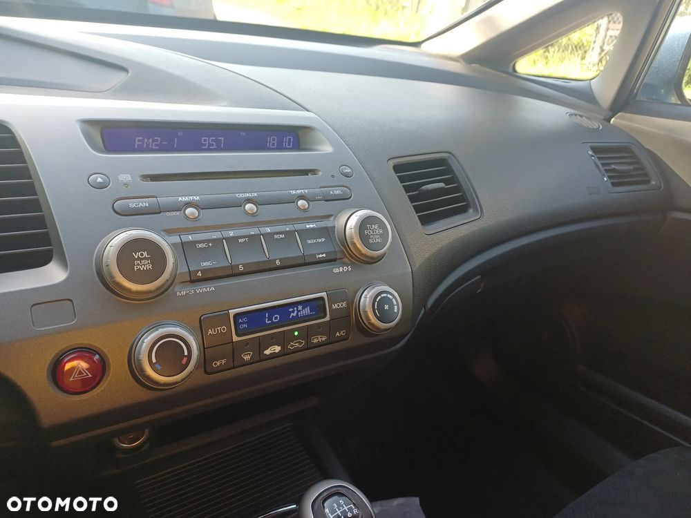 Honda Civic 1.8 Comfort - 9