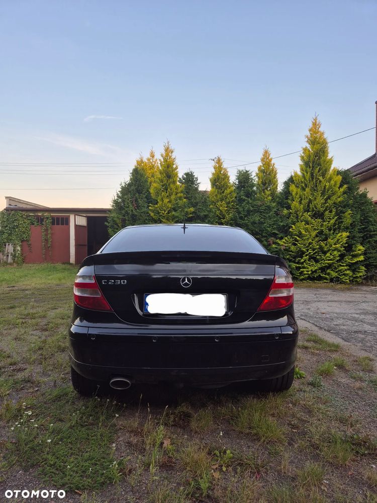 Mercedes-Benz Klasa C 230 Sportcoupe 7-G-TRONIC - 10