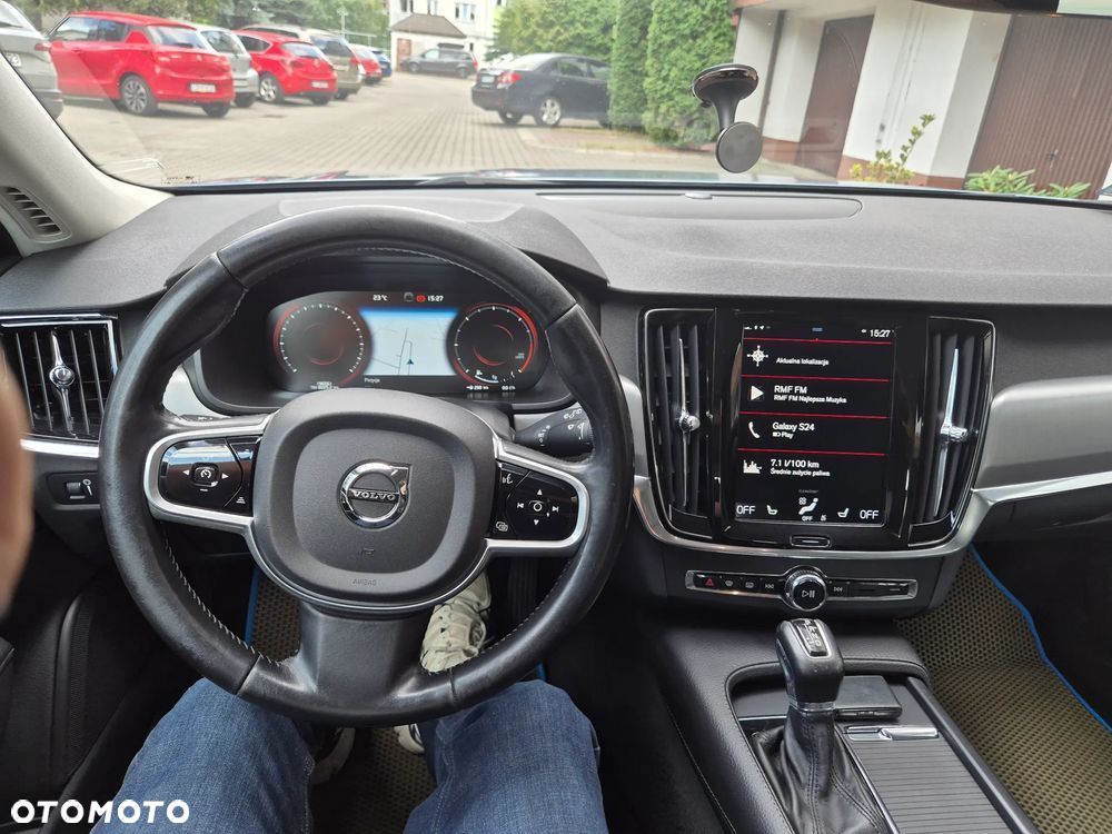 Volvo V90 D4 Momentum - 4