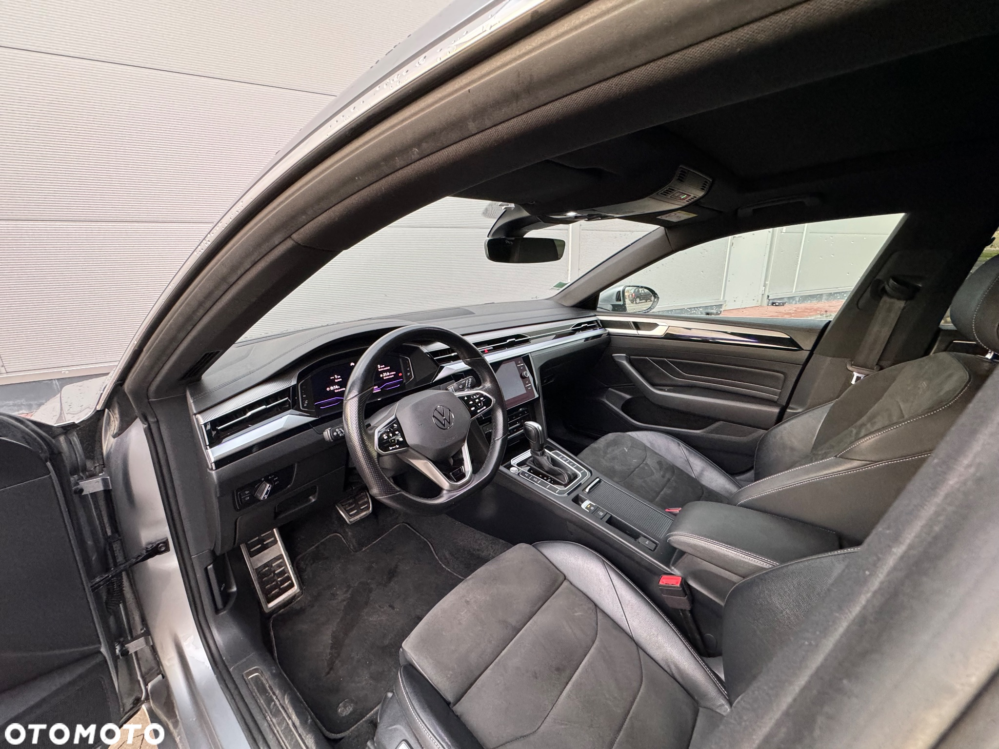 Volkswagen Arteon 2.0 TDI SCR R-Line DSG - 25