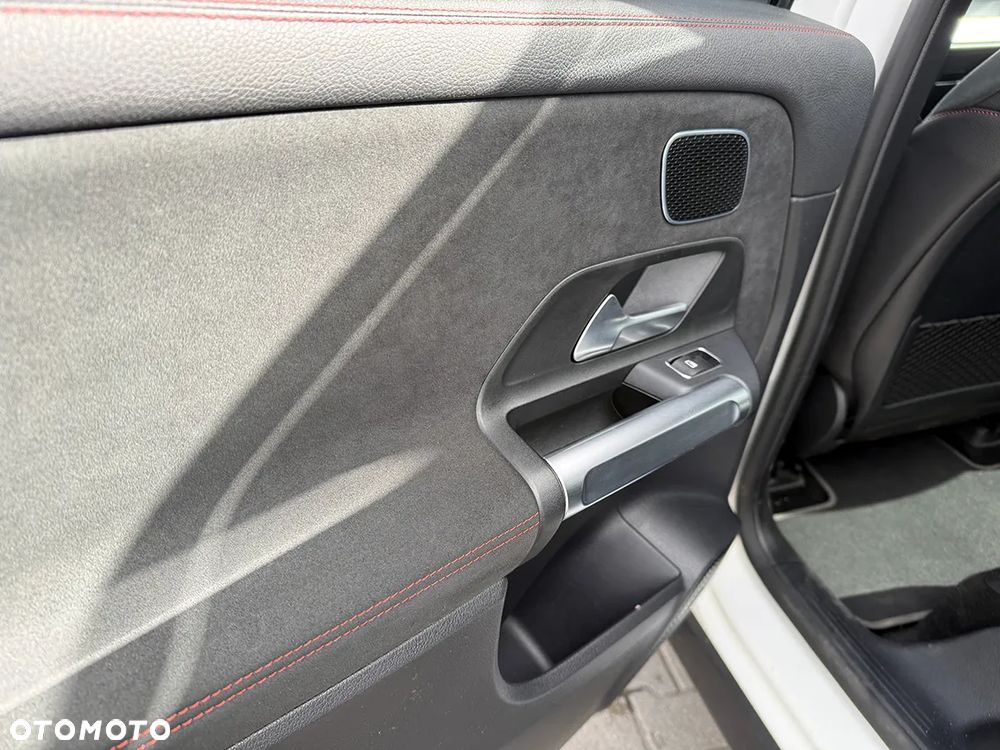 Mercedes-Benz EQB 250 AMG Line - 21
