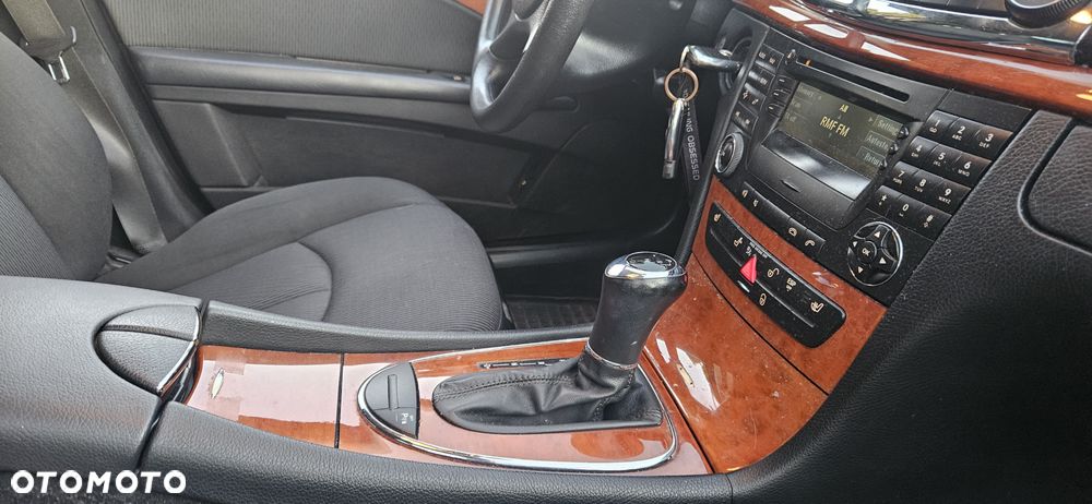 Mercedes-Benz Klasa E 200 Kompressor Automatik Avantgarde - 27