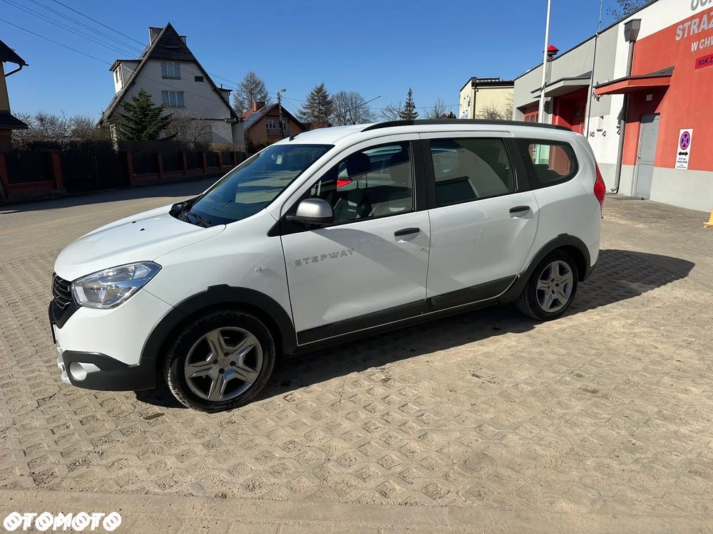 Dacia Lodgy TCe 115 Stepway - 1