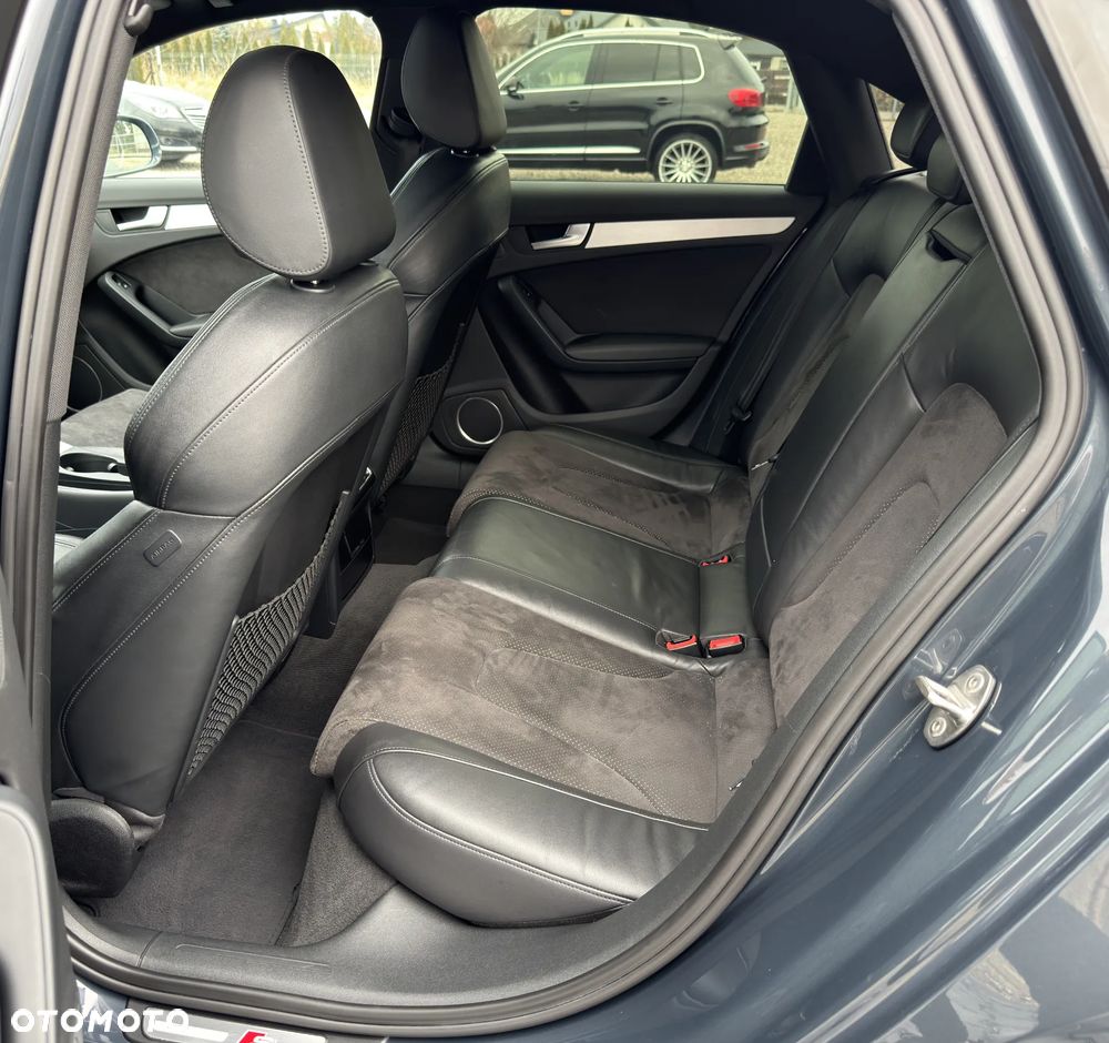 Audi A4 Limousine 2.0 TFSI quattro S tronic S line Sportpaket - 31