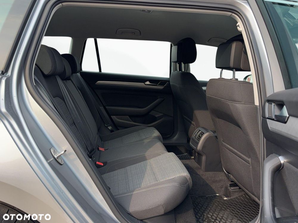 Volkswagen Passat 2.0 TDI EVO Business DSG - 16
