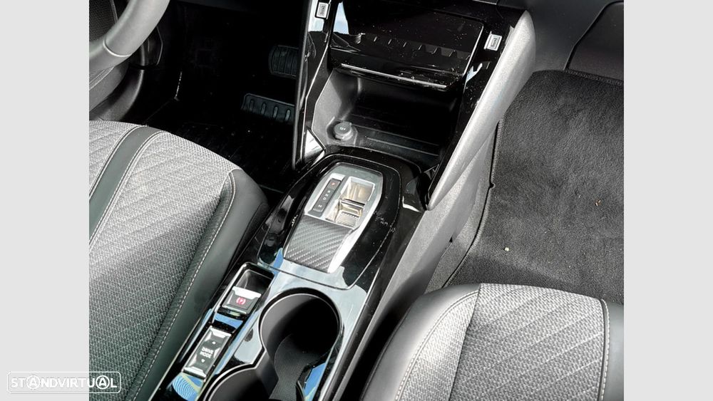 Peugeot 2008 1.2 Hybrid Allure e-DCS6 - 21