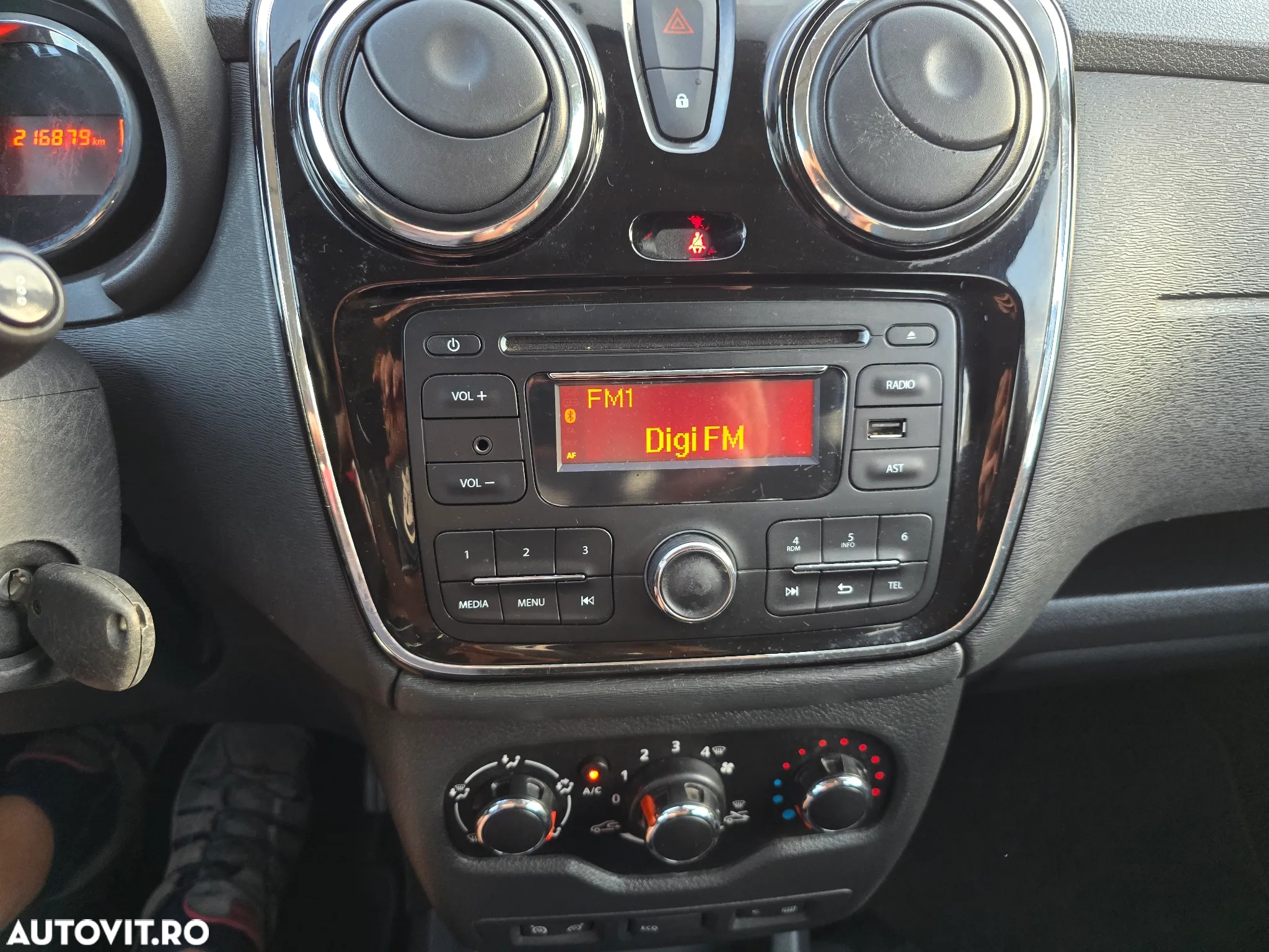 Dacia Dokker dCi 90 Laureate - 8