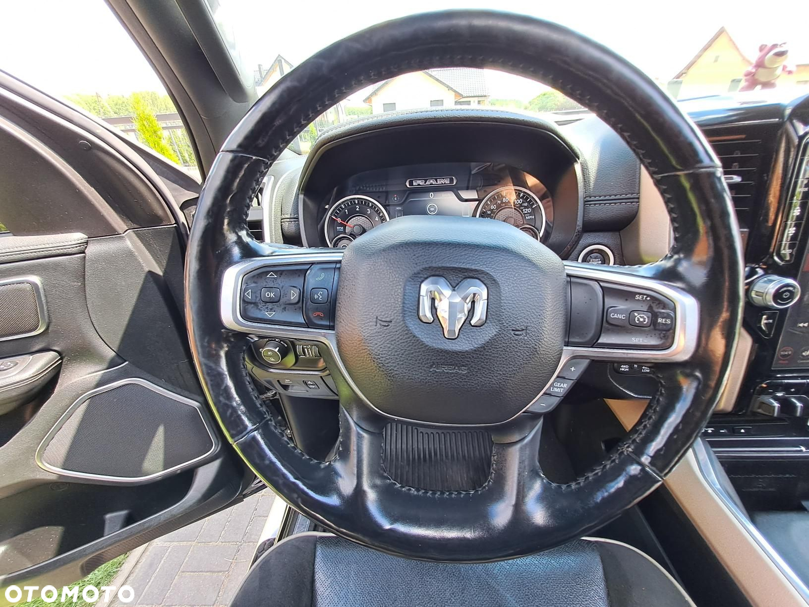 Dodge RAM 1500 5.7 4x4 - 25
