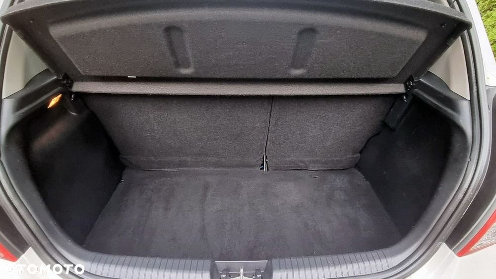 Hyundai i20 - 17