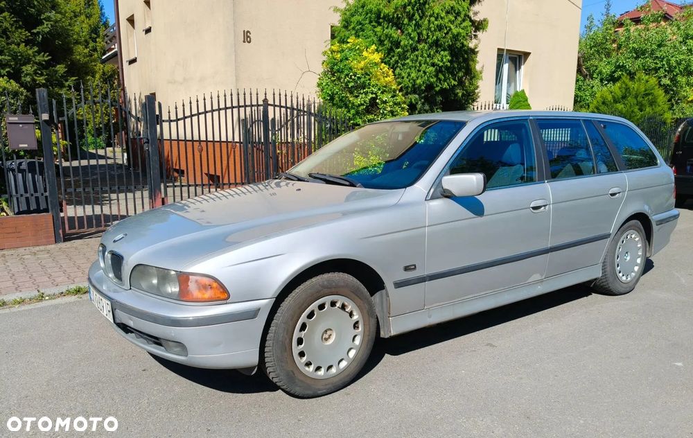 BMW Seria 5 520i - 2