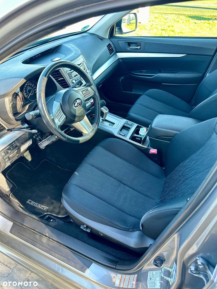 Subaru Legacy - 15