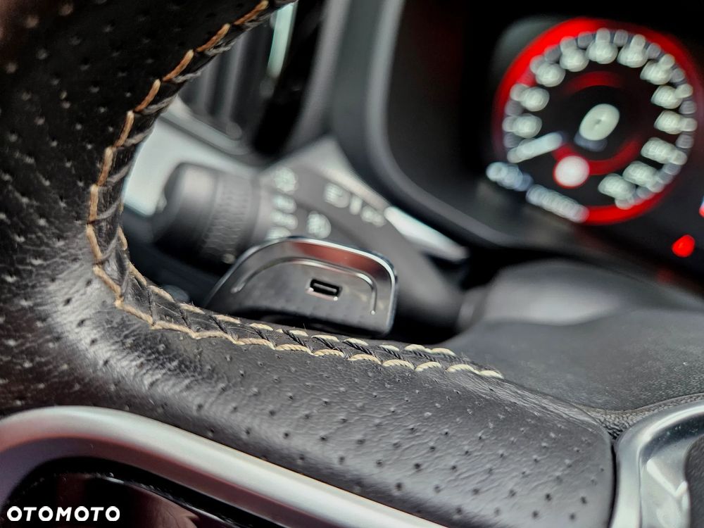 Volvo XC 60 D4 AWD R-Design - 23