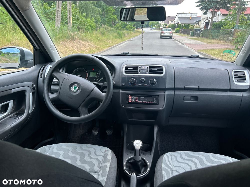 Skoda Fabia 1.4 Sedan Ambiente - 9