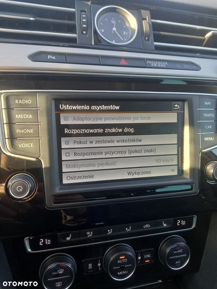 Volkswagen Passat - 13