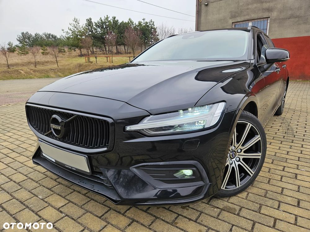 Volvo V60 D4 Momentum Pro - 1
