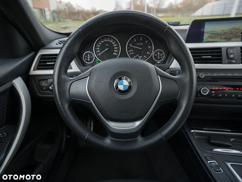 BMW Seria 3 318d Blue Performance - 25