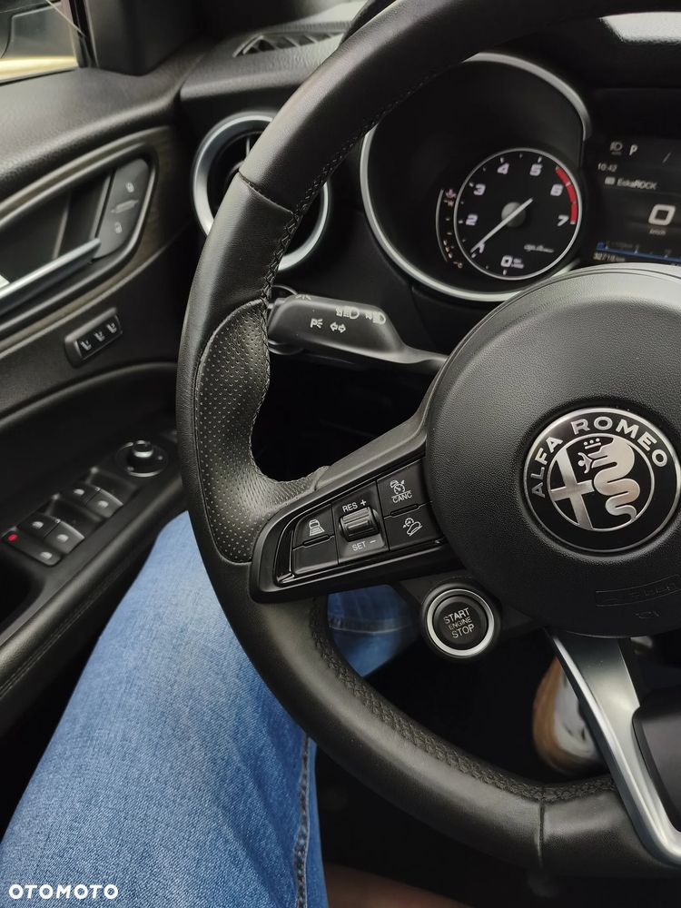 Alfa Romeo Stelvio 2.0 Turbo 16V AT8-Q4 Ti - 25