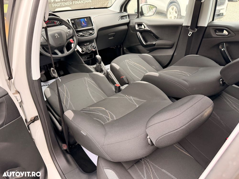 Peugeot 208 PureTech 82 Start & Stop Style - 8