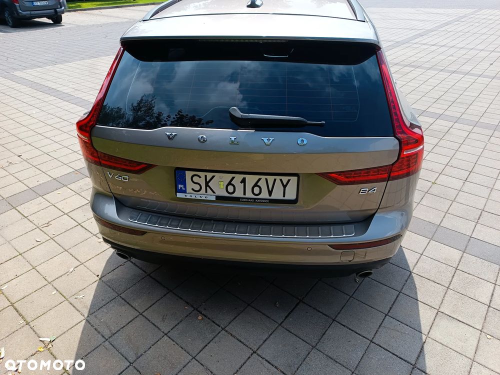 Volvo V60 B4 D Momentum - 7