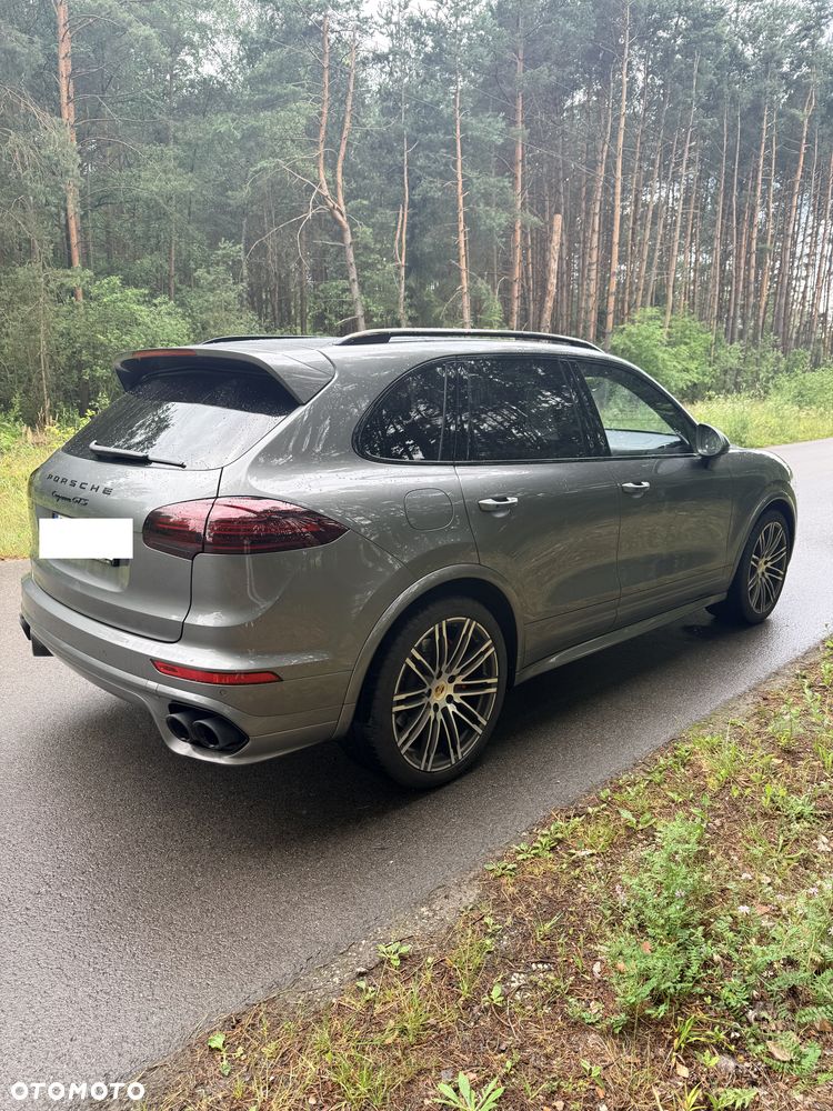 Porsche Cayenne - 4