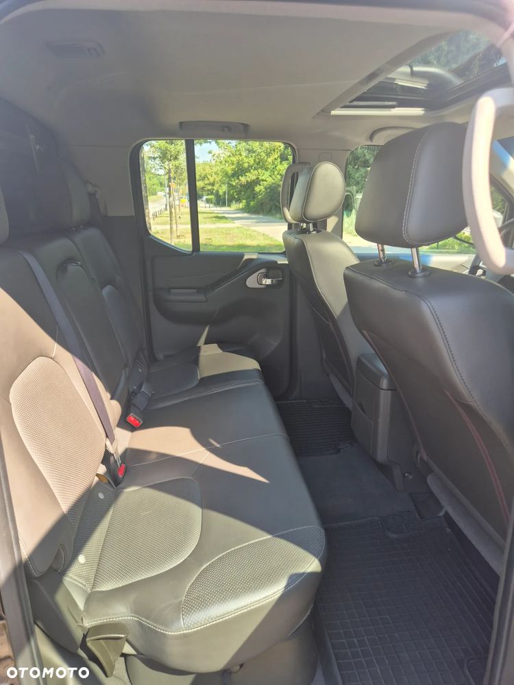 Nissan Navara 2.5 D Platinum Long EU5 - 20