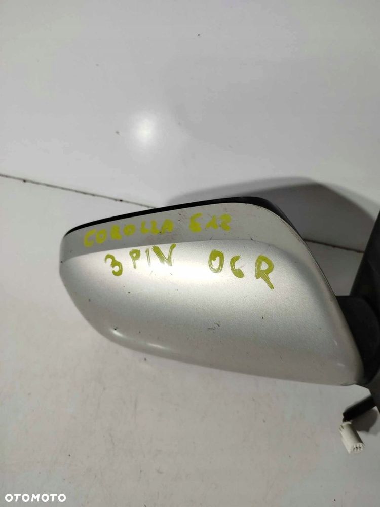 LUSTERKO PRAWE PRZÓD TOYOTA COROLLA E12 01-07 3 PIN - 2