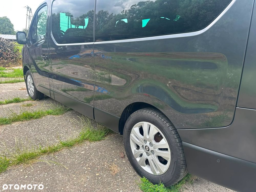 Renault Trafic 2.0 dCi EDC - 12