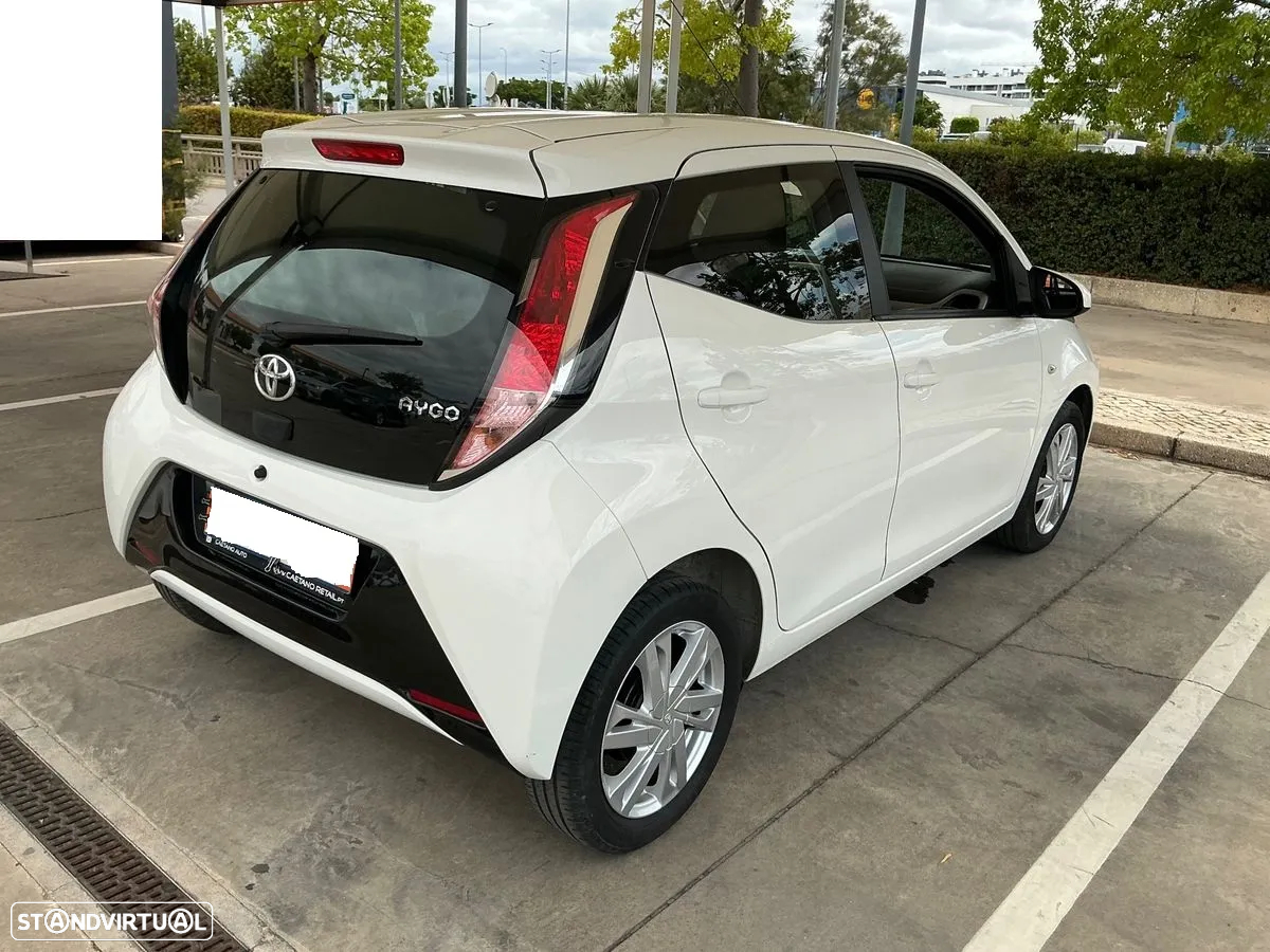 Toyota Aygo 1.0 X-Play Plus+X-Touch MM - 4