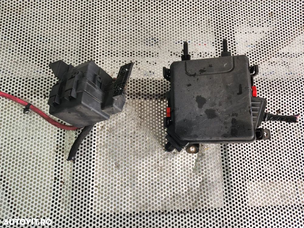 Borna Baterie Plus Renault Scenic 3 Megane 3 Laguna 3 An 2008-2009-2010-2011-2012 Cod 243800011R Dezmembrez Renault Grand Scenic 1.5 Dci An 2009-2010-2011-2012 Manual 6+1 Trepte 2x4 - 4