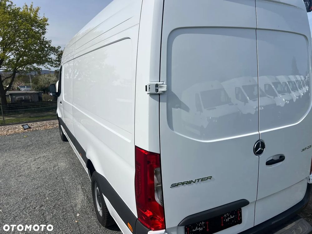 Mercedes-Benz Sprinter - 13