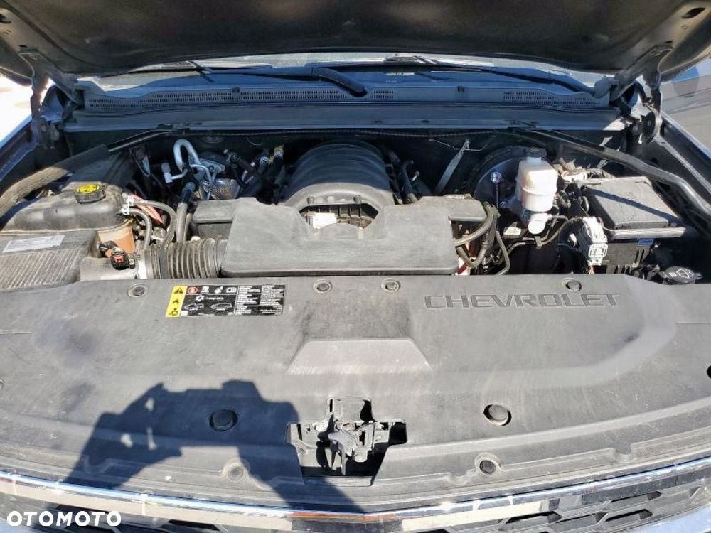 Chevrolet Suburban - 12