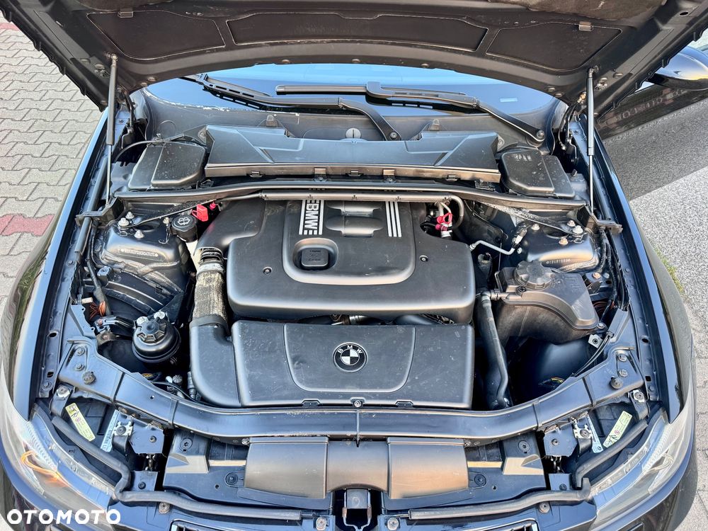 BMW Seria 3 320d Efficient Dynamics - 25