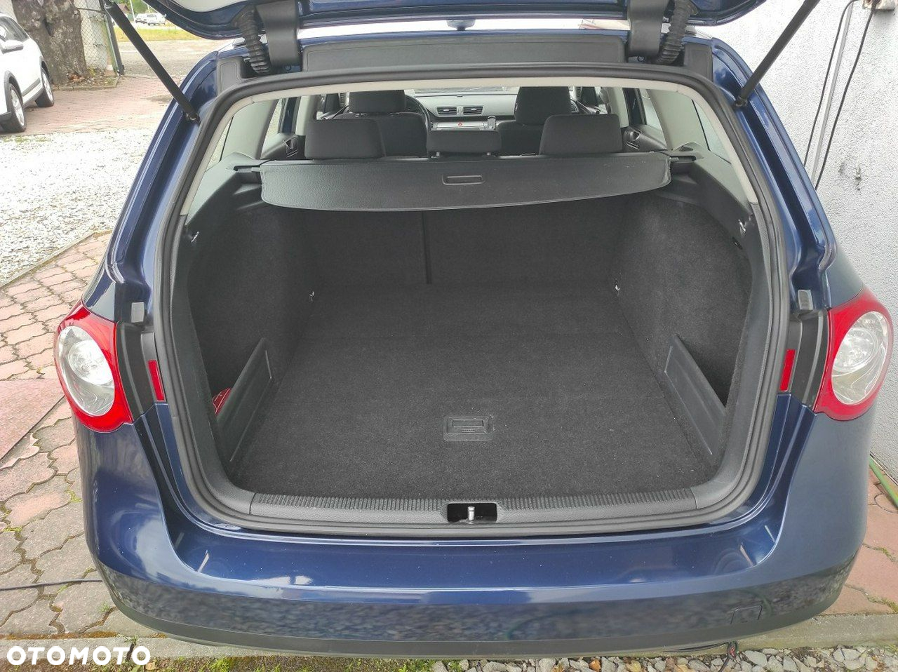 Volkswagen Passat - 14