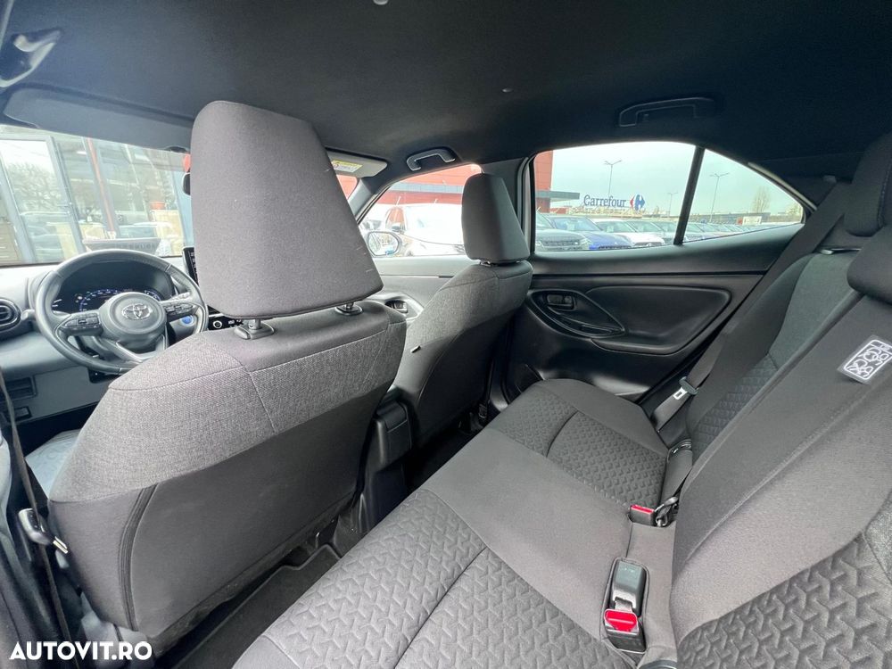 Toyota Yaris Cross 1.5 VVT-i HSD 4x2 Dynamic - 12