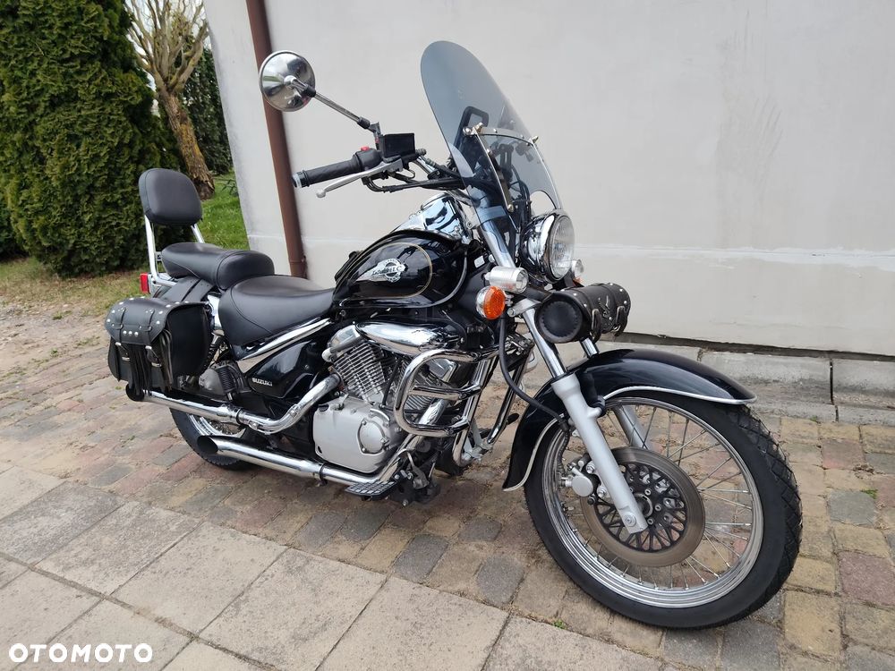 Suzuki Intruder - 2