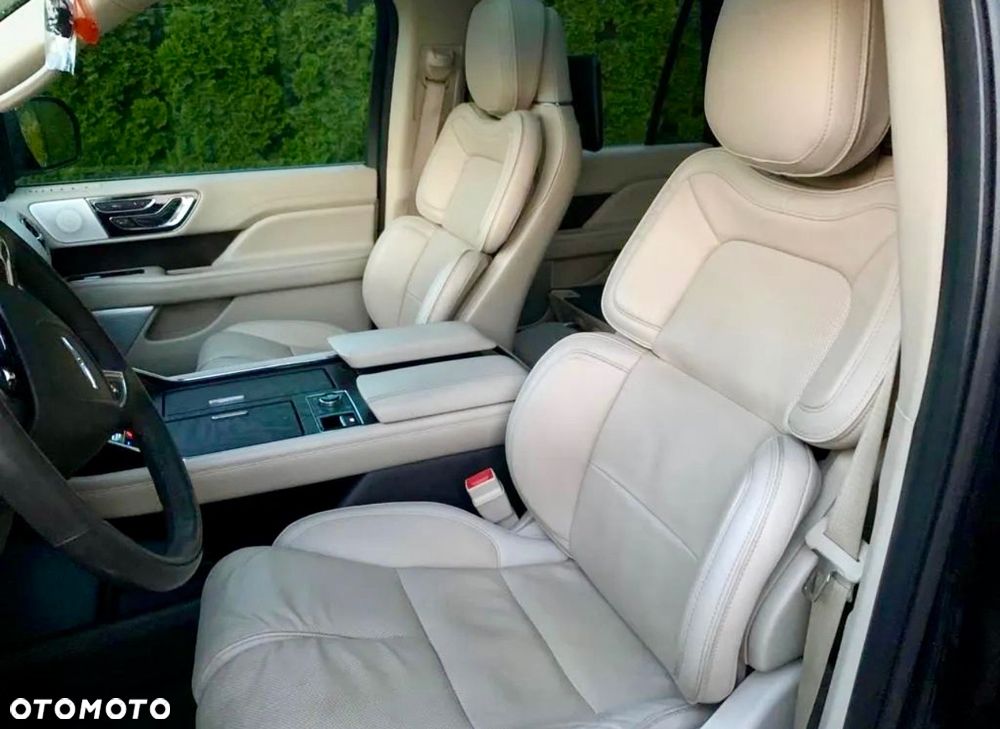 Lincoln Navigator - 18
