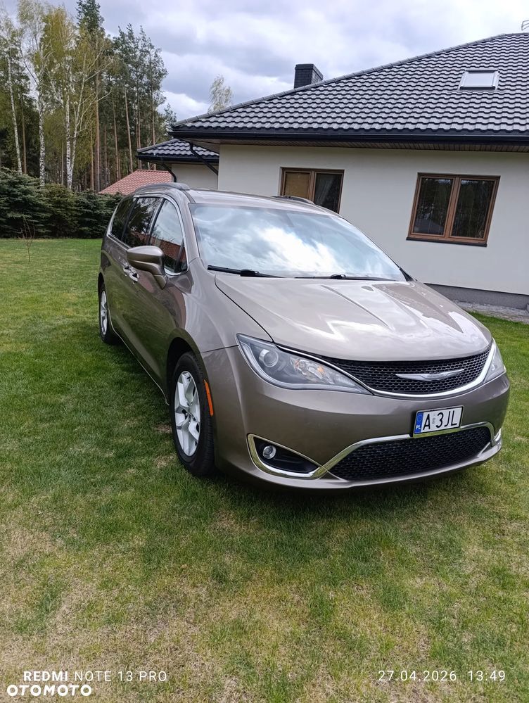 Chrysler Pacifica - 17
