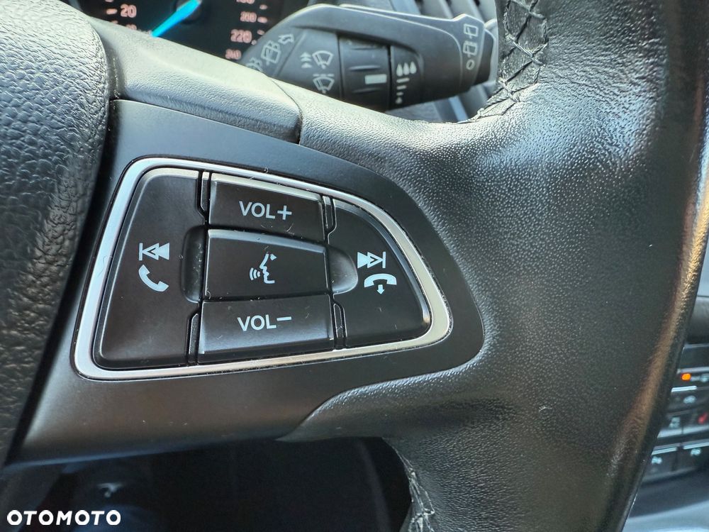 Ford Kuga 1.5 EcoBoost 2x4 Titanium - 15