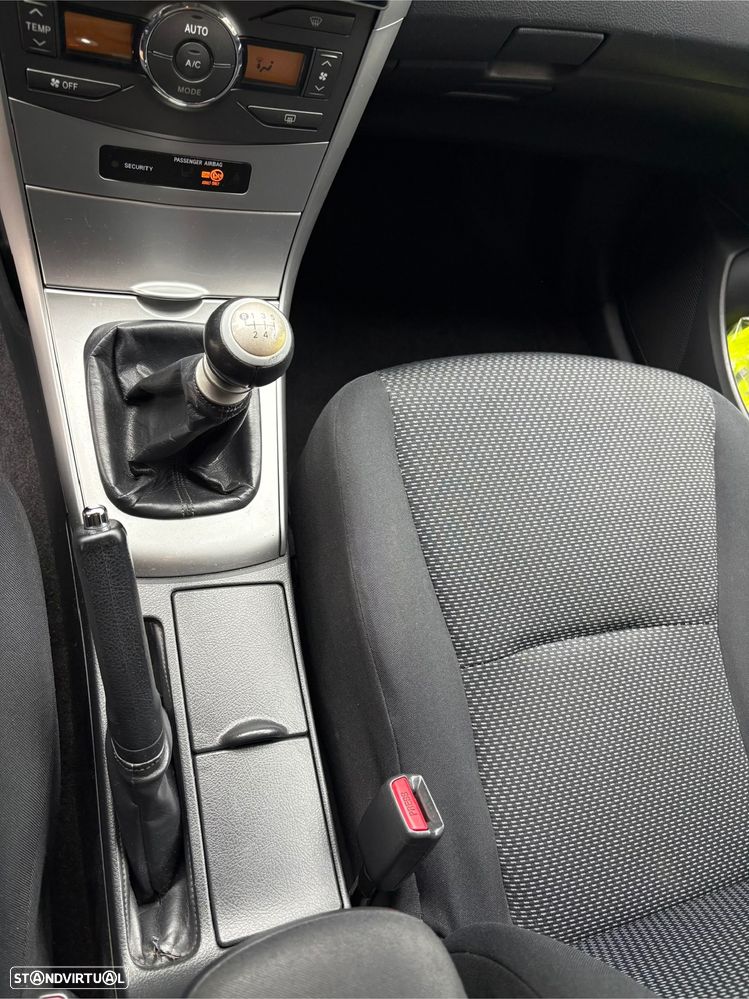 Toyota Corolla 1.4 D-4D Comfort+VSC - 13