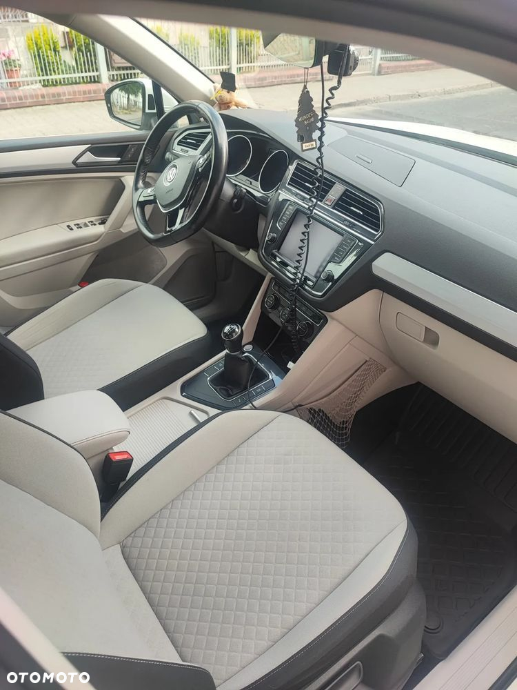 Volkswagen Tiguan - 10