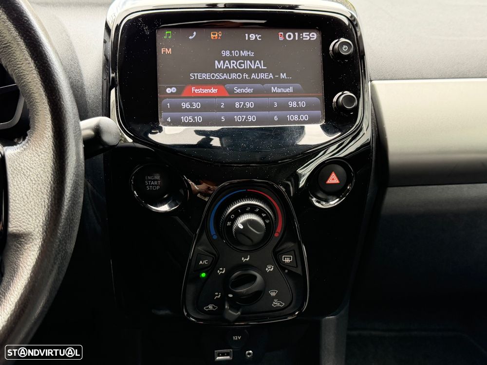 Peugeot 108 1.2 PureTech Top! Allure - 34